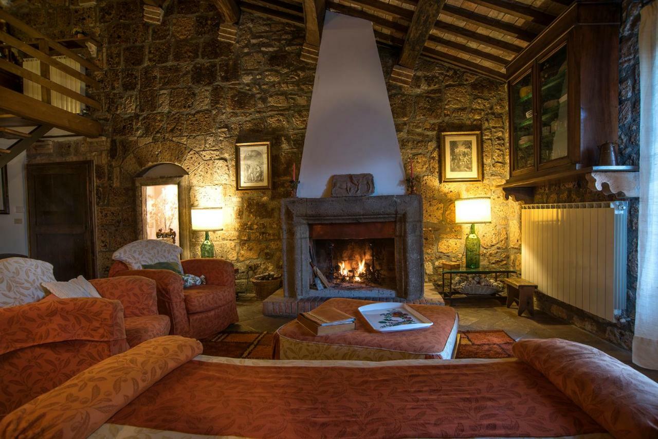 Castello Di Proceno Albergo Diffuso In Dimora D'Epoca Exterior photo